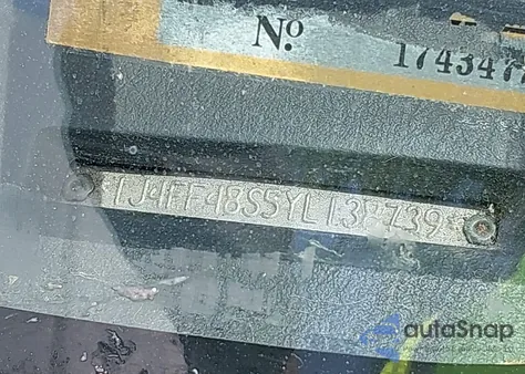 2000 Jeep Cherokee Sport z USA, uszkodzony, nr VIN 1J4FF48S5YL138739